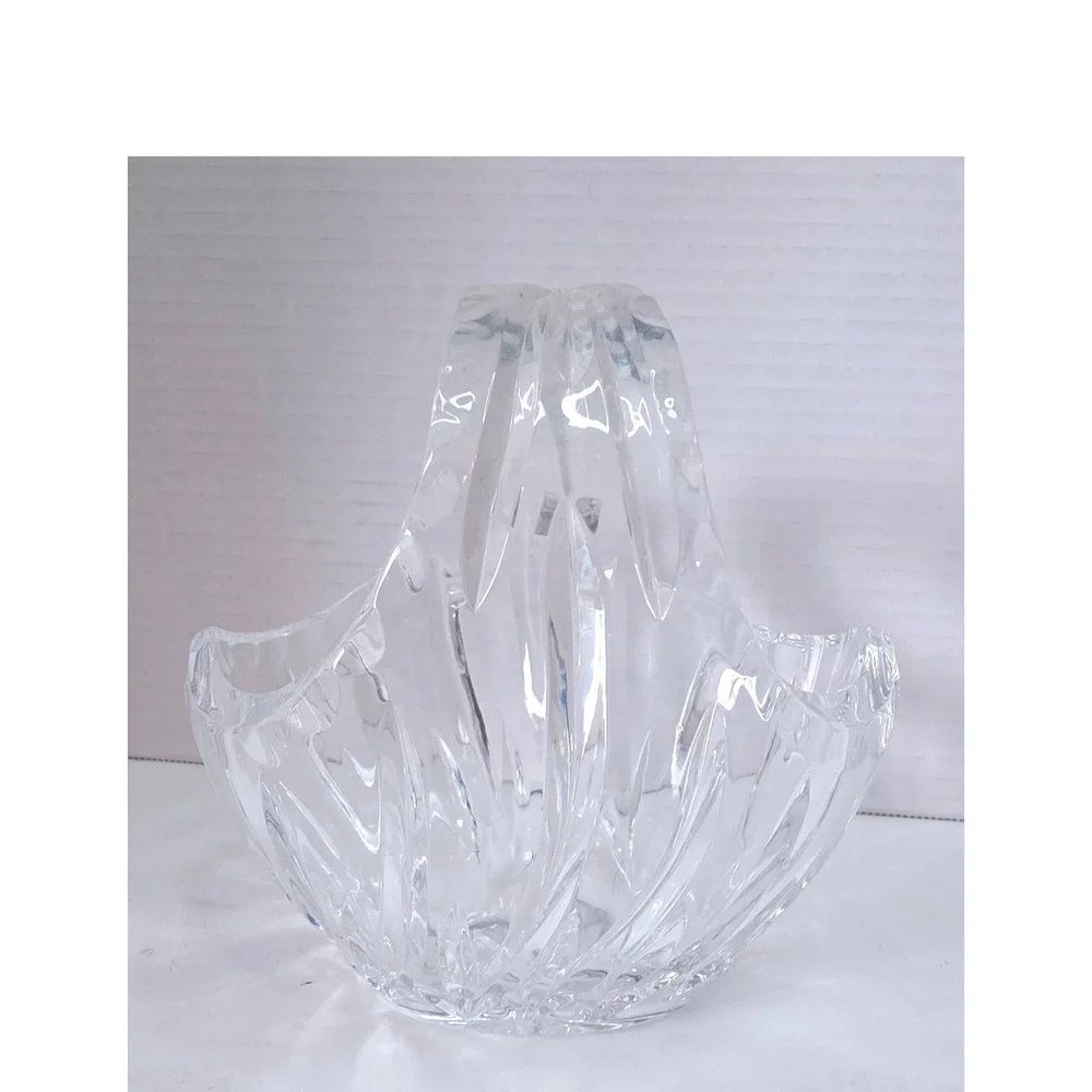 Vintage 24% Leaded Crystal Hand Cut Basket Made in Poland Swirl Pattern 6in